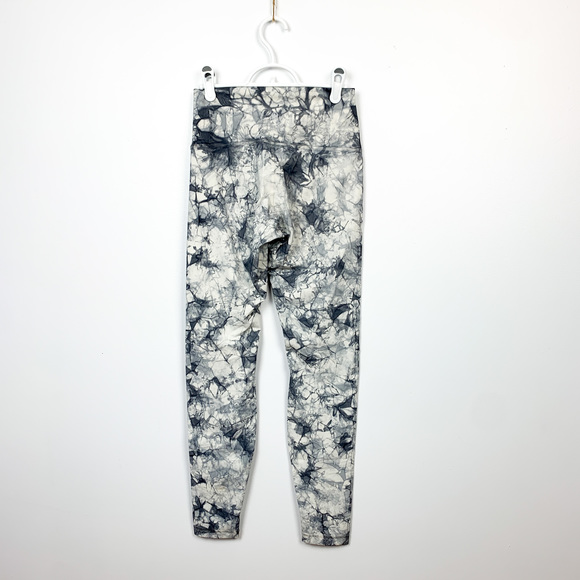 Lululemon Grey & White Marble Pattern Athletic Leggings - Picture 10 of 12